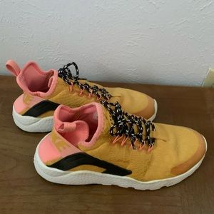 Nike looking good shoes